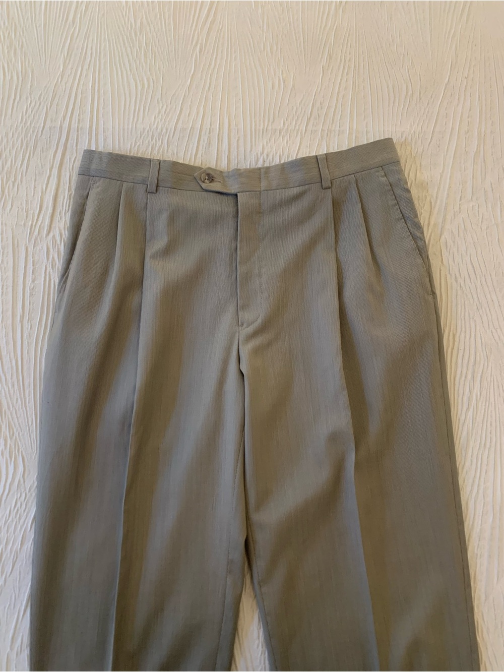 Hart Schaffner Marx Tan Striped 100% Wool Lightweight Double Pleat Pants, sz. 34